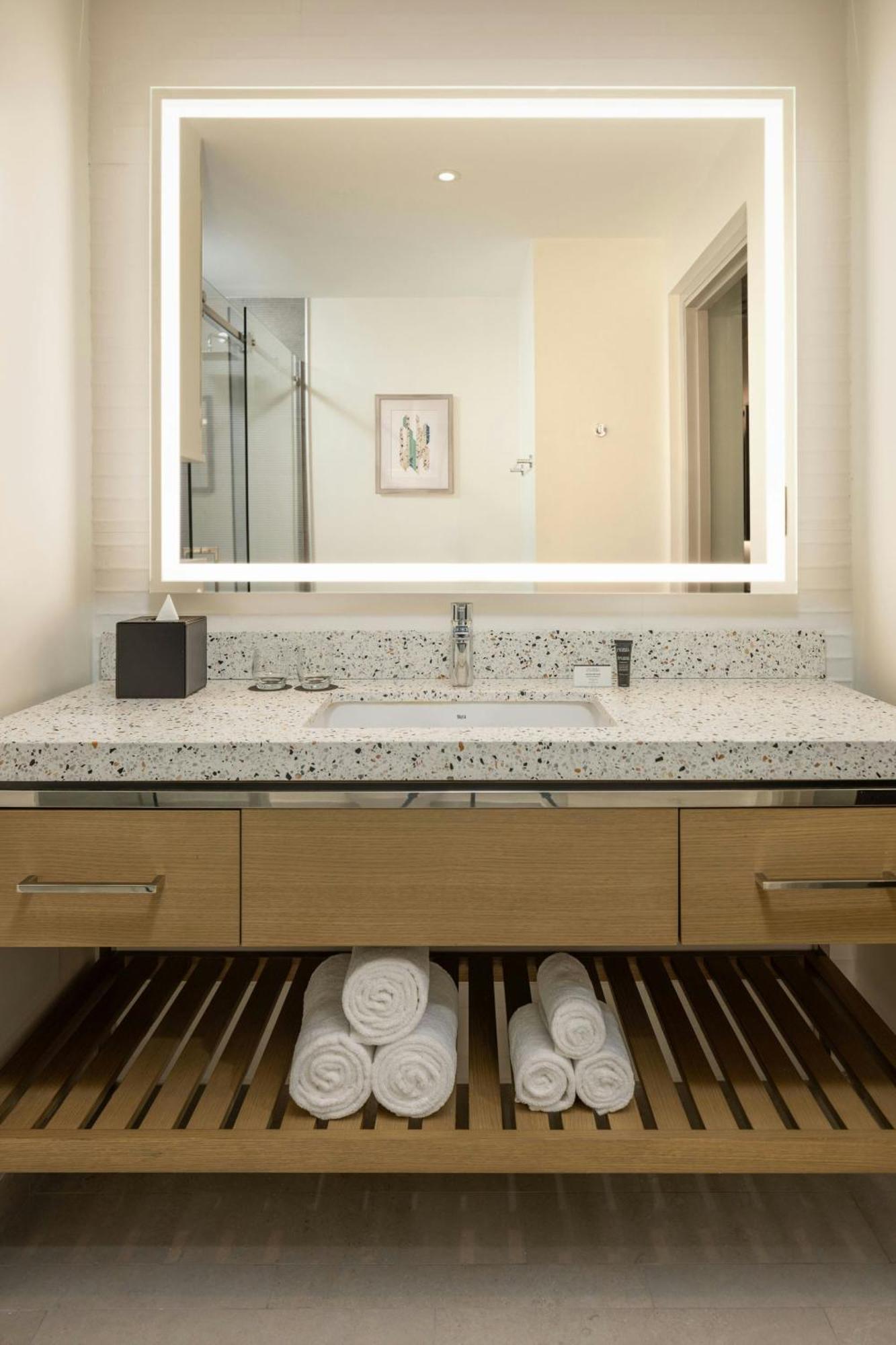 Courtyard By Marriott Curacao Hotel Willemstad Ngoại thất bức ảnh